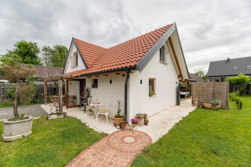 Idyllic Holiday Home - Relaxation Place Leibnitz Exterior photo